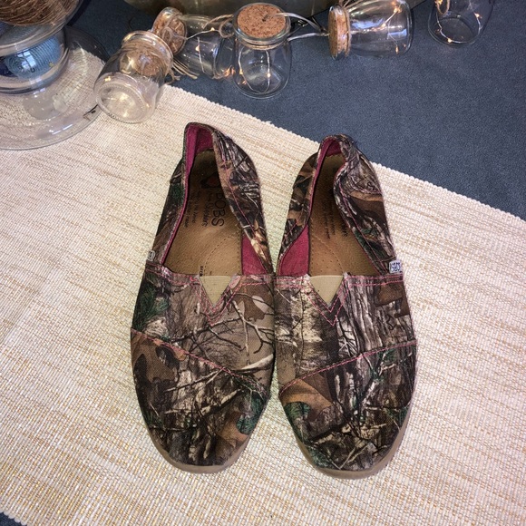 skechers camo slip ons